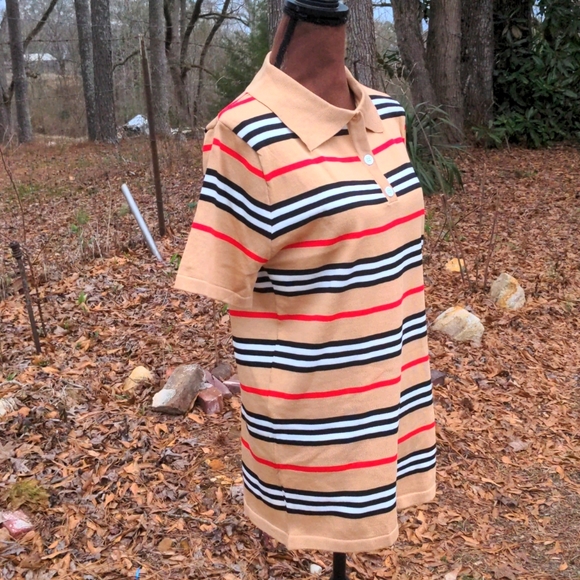 Faux-Burberry Print Tan/Black/Red Open Collar ¼-Button Short Sleeve Sweater No T - Picture 3 of 10